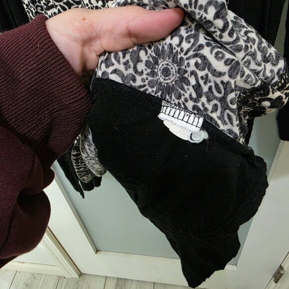 Croft & Barrow Womens XL 2-in-1 Layered Blouse Cardigan Black White Print Top - Picture 8 of 9